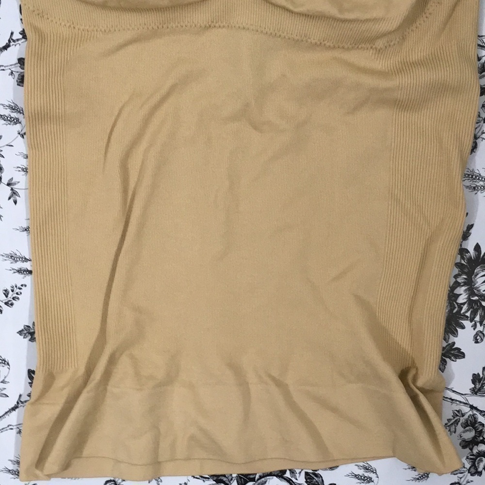 Camishaper Nude Shaping Cami Tank with Removable Cups Size M - Picture 2 of 4